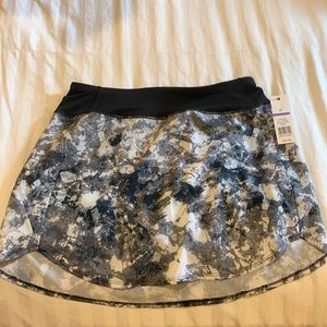 Zelos black and white skort. Size medium.